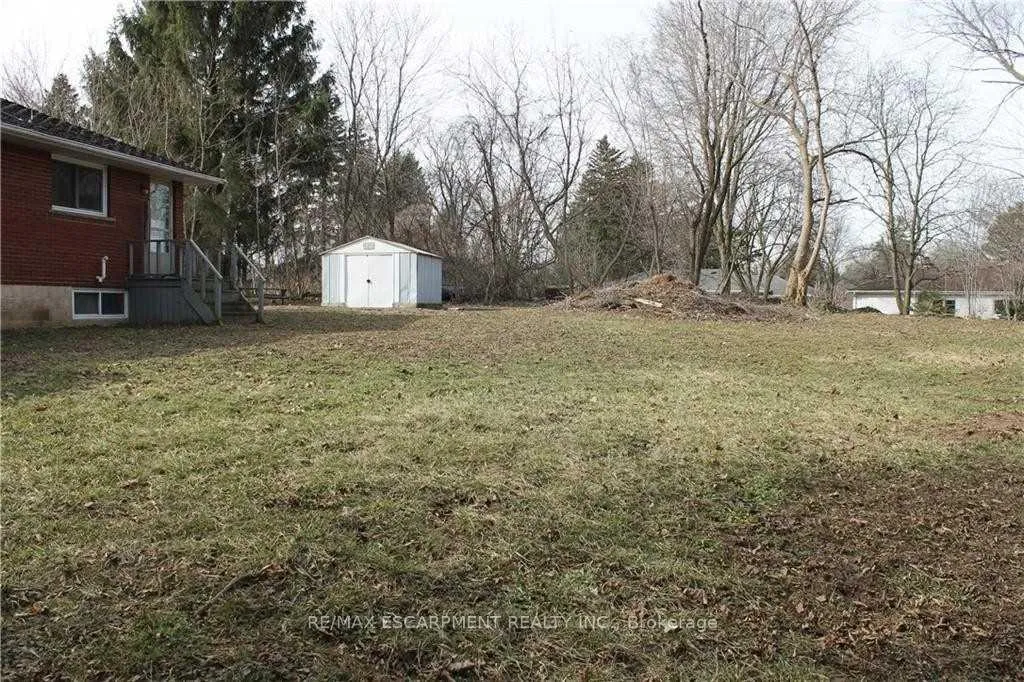 Photo 6 of 50 East Crest, Hamilton, Ancaster — HOMEH