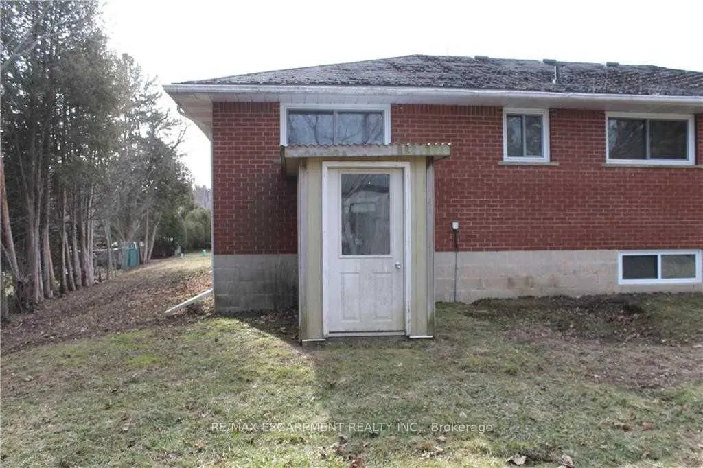 Photo 10 of 50 East Crest, Hamilton, Ancaster — HOMEH