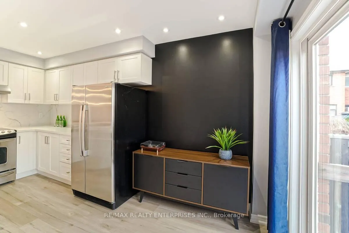 Photo 16 of Unit 29, 1750 Creek Way, Burlington, Uptown — HOMEH