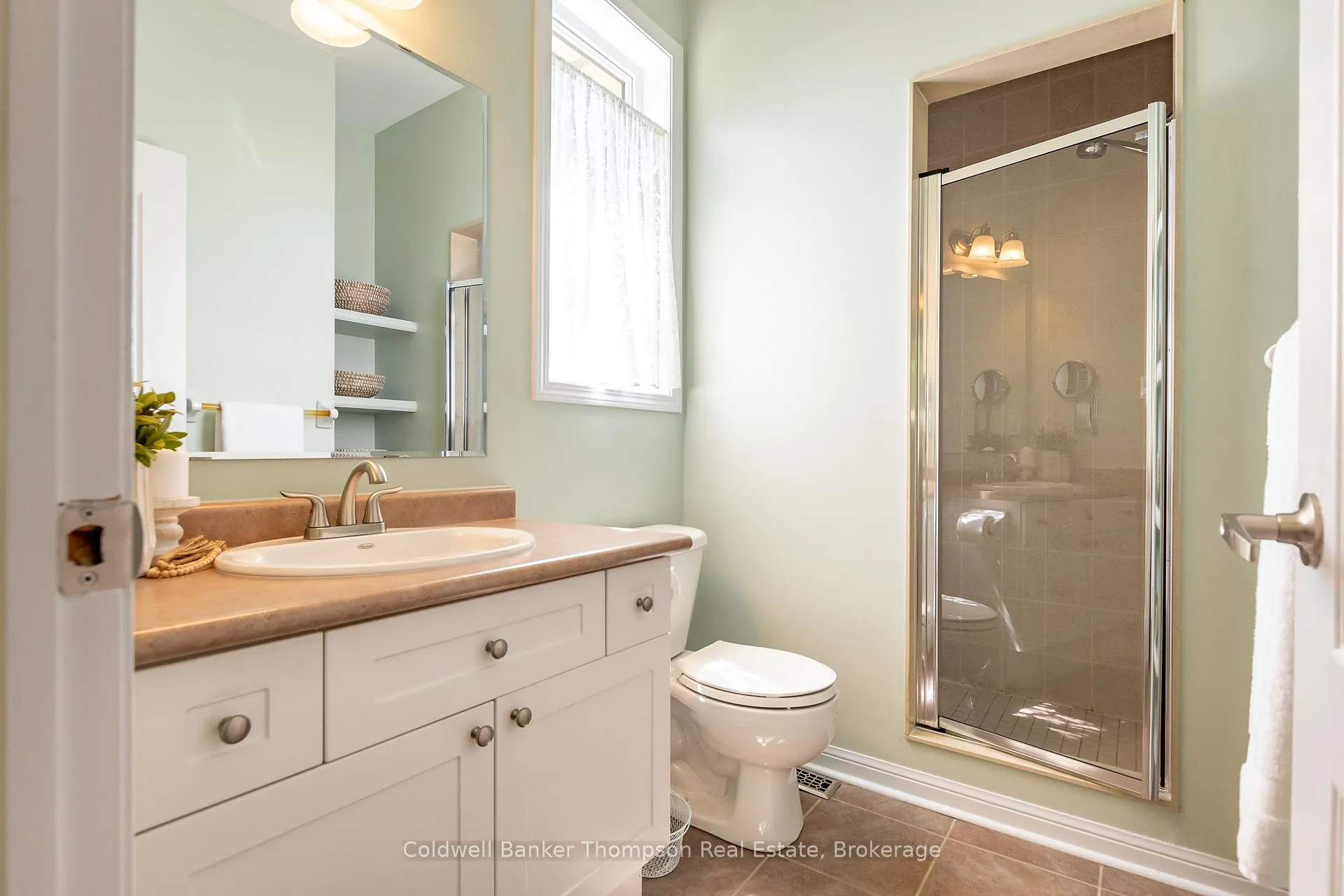 Photo 19 of 12 Heron's Hill, Bracebridge, Macaulay — HOMEH