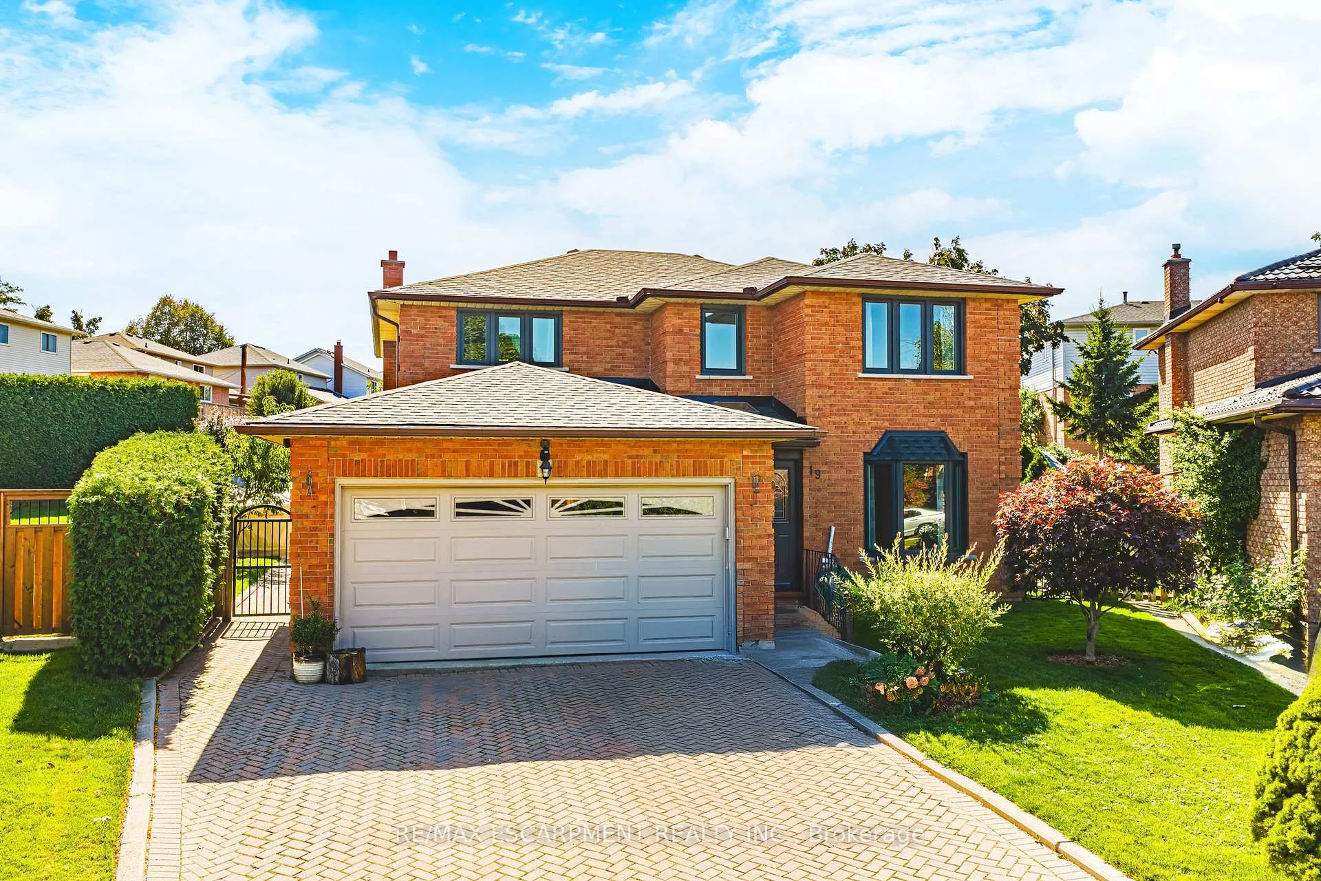 Front of 19 Glenhaven Court