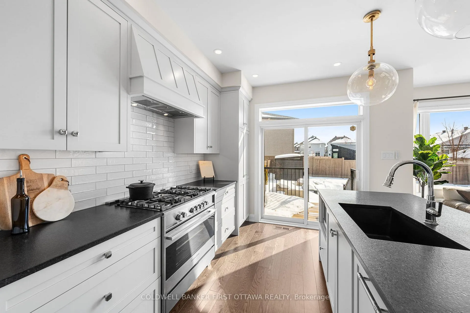 Photo 9 of 43 Deerfox Drive, Ottawa, Barrhaven - Longfields — HOMEH