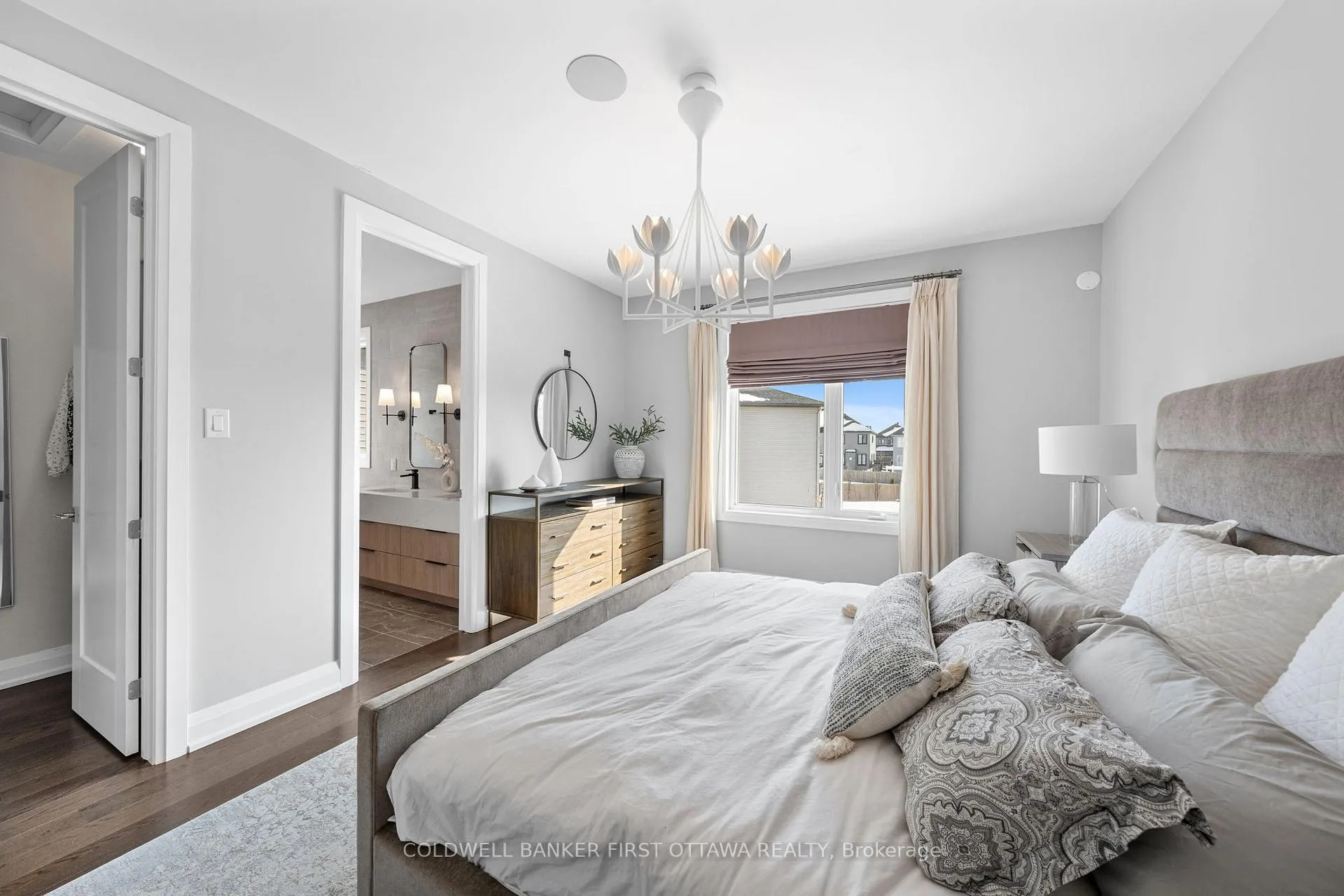 Photo 17 of 43 Deerfox Drive, Ottawa, Barrhaven - Longfields — HOMEH