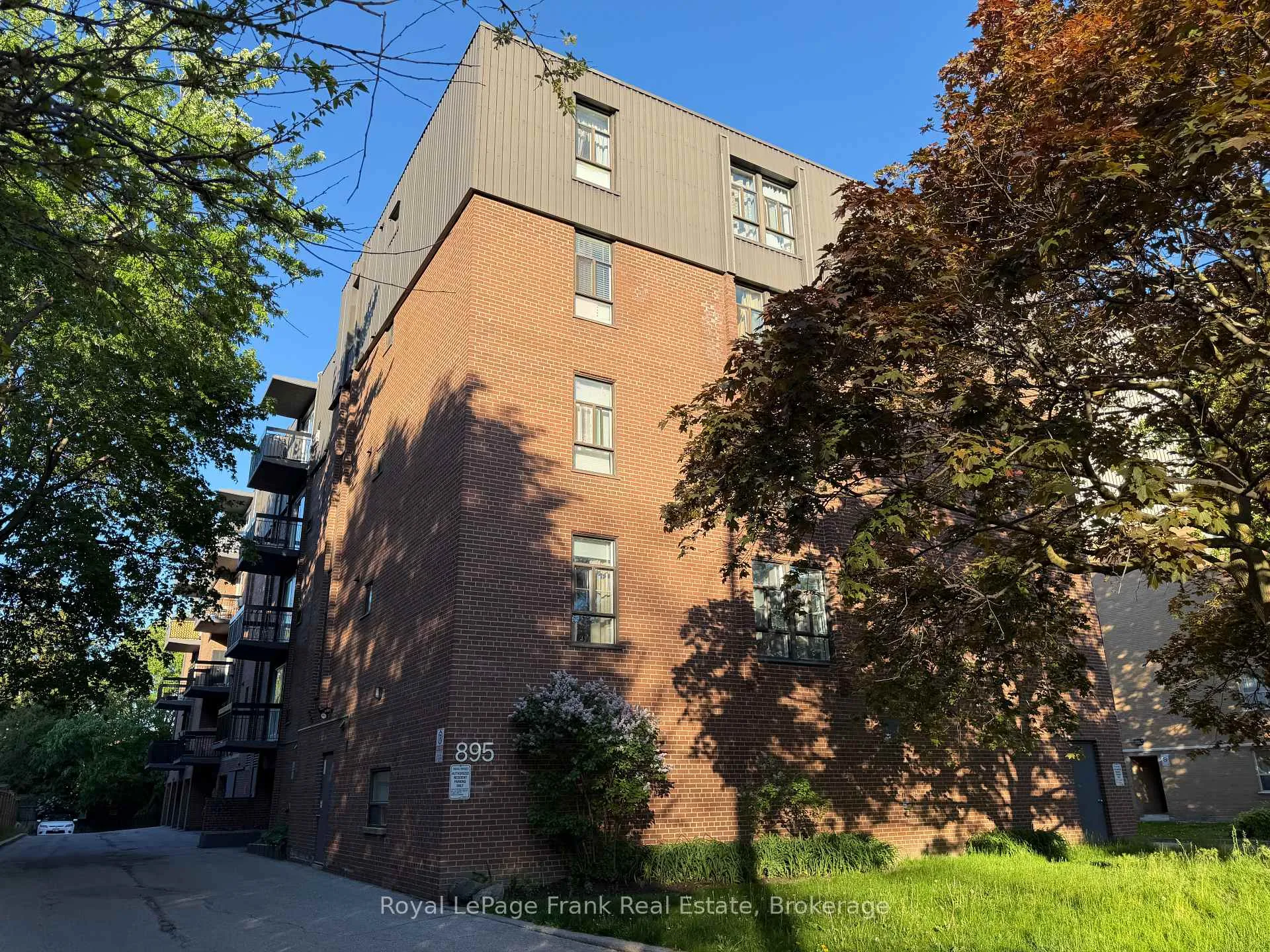 Photo of Unit 402, 895 Kennedy Road