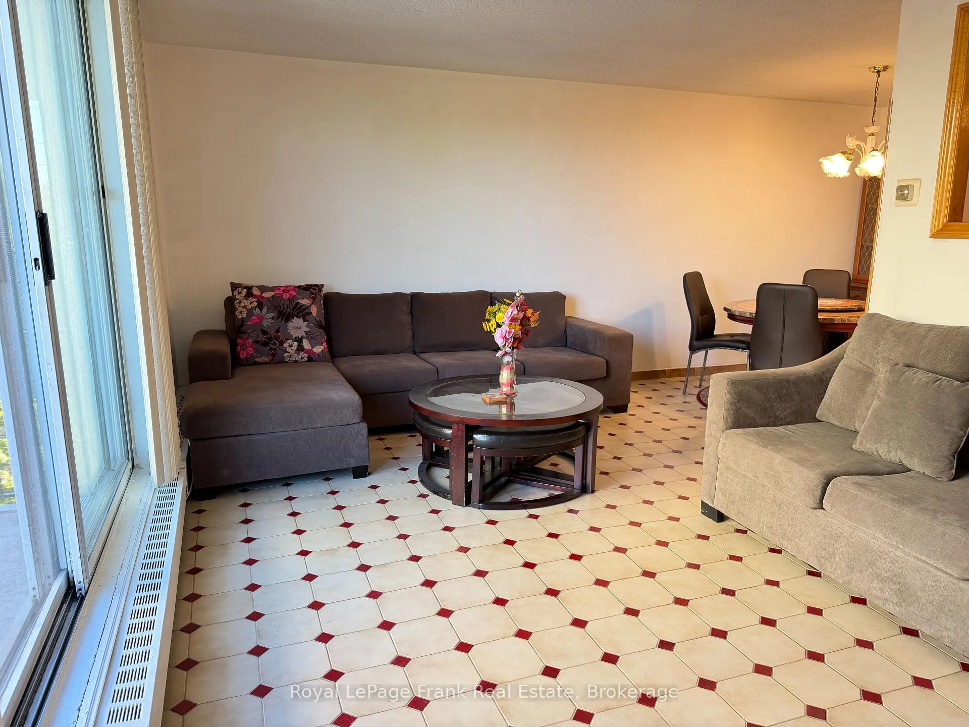 Photo 9 of Unit 402, 895 Kennedy Road, Scarborough, Ionview — HOMEH