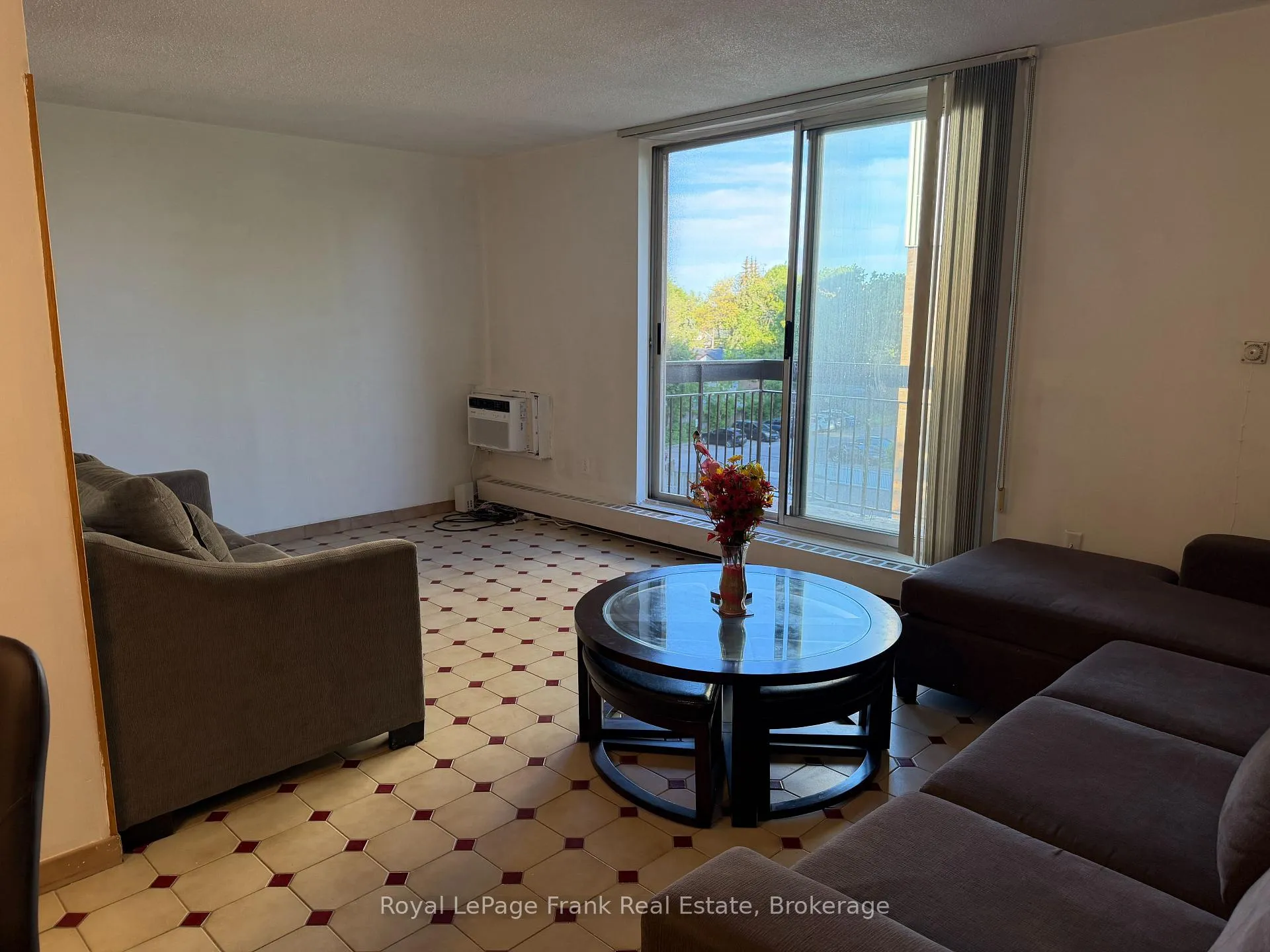 Photo 11 of Unit 402, 895 Kennedy Road, Scarborough, Ionview — HOMEH