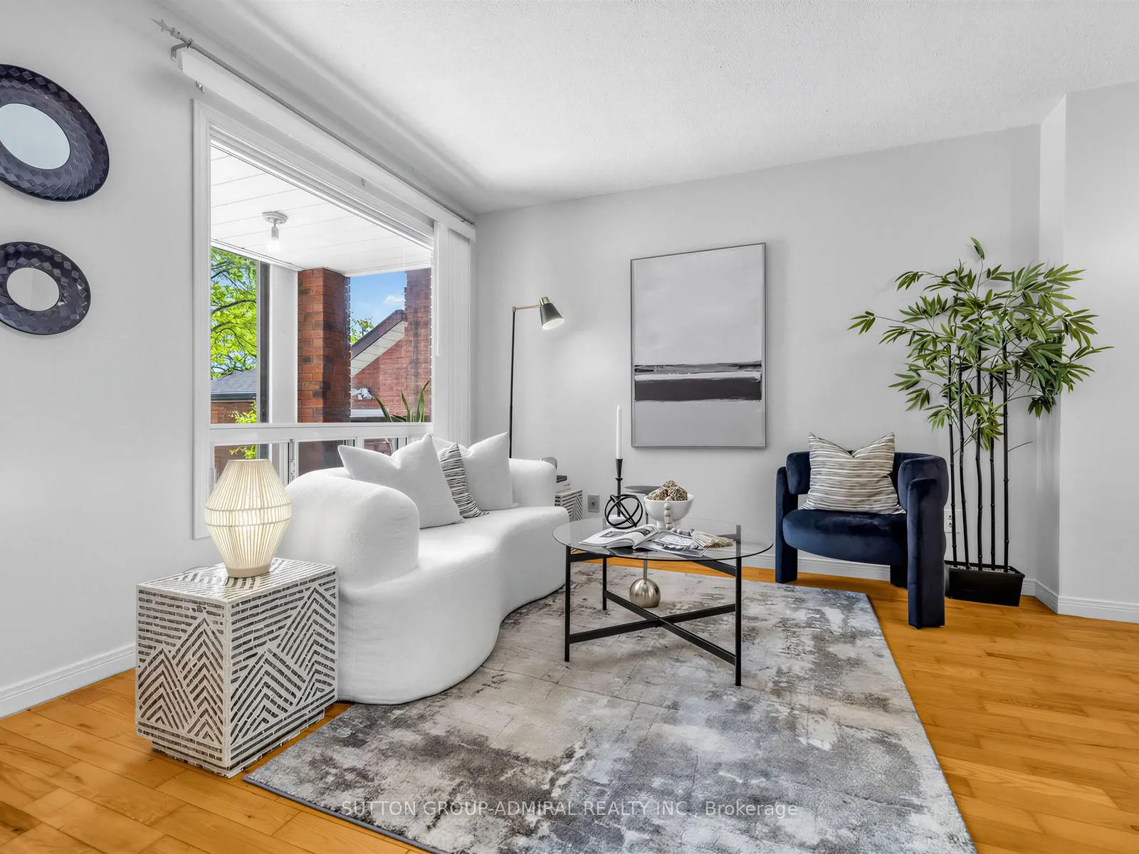 Photo 5 of 56 Oakmount Crescent, Vaughan, Glen Shields — HOMEH