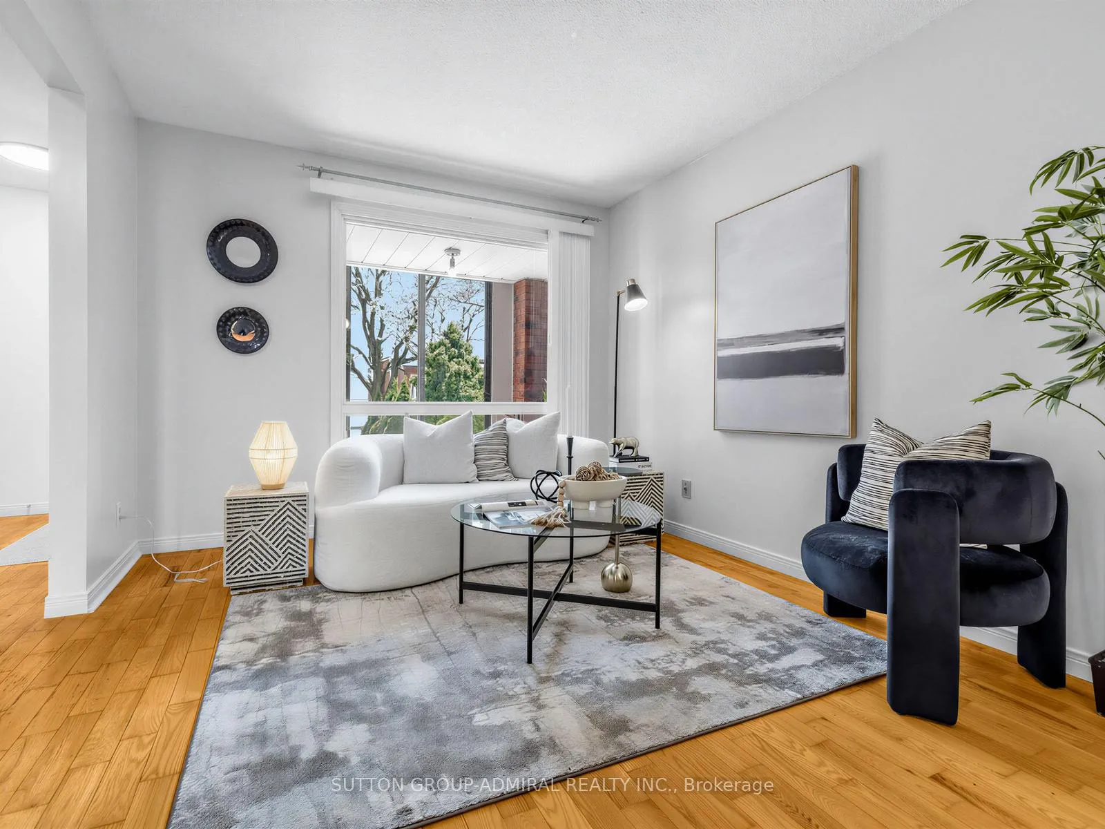 Photo 6 of 56 Oakmount Crescent, Vaughan, Glen Shields — HOMEH