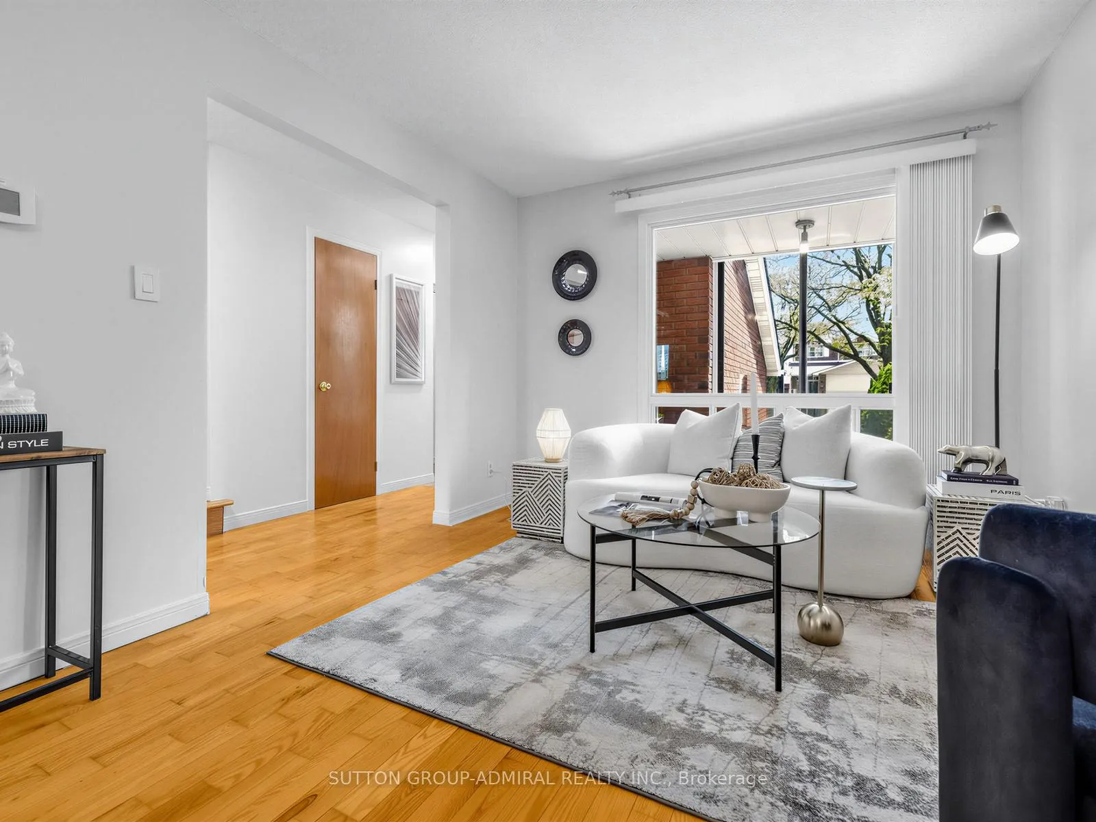 Photo 8 of 56 Oakmount Crescent, Vaughan, Glen Shields — HOMEH