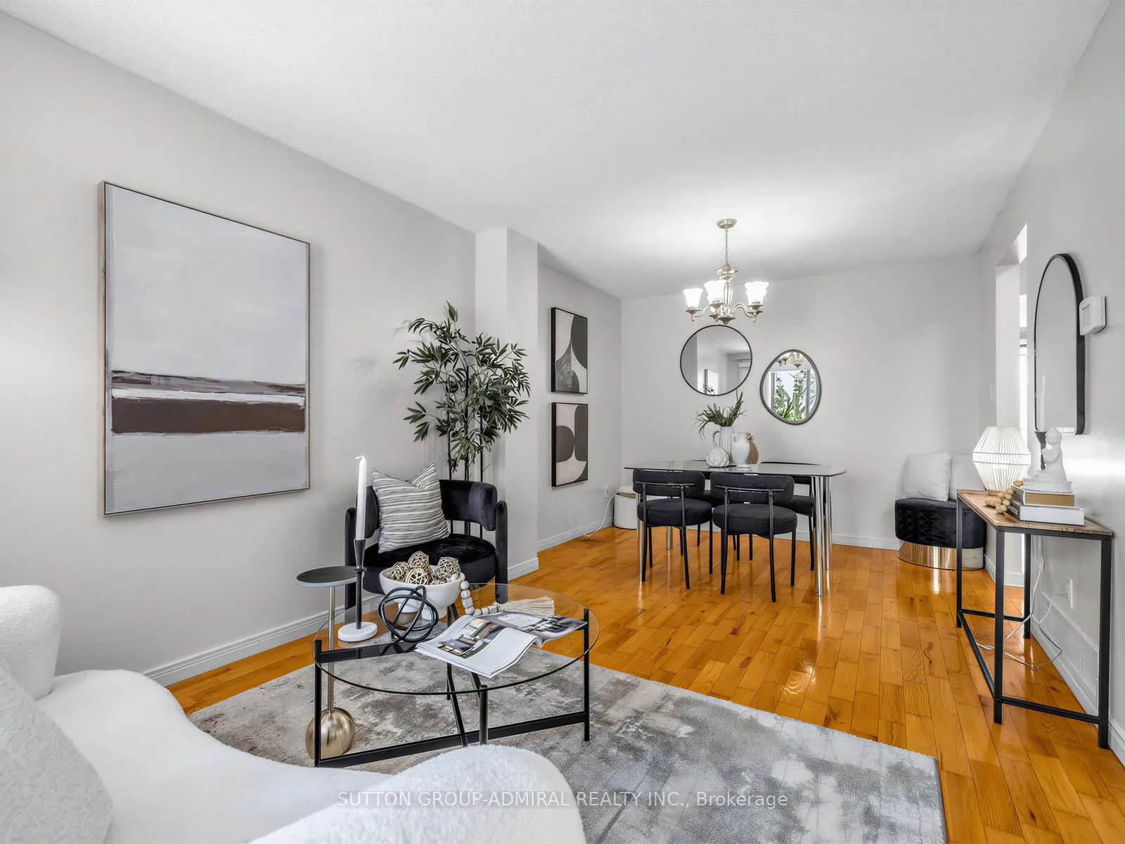 Photo 10 of 56 Oakmount Crescent, Vaughan, Glen Shields — HOMEH