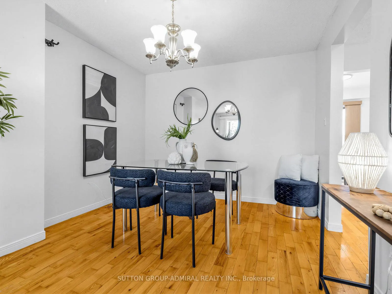 Photo 11 of 56 Oakmount Crescent, Vaughan, Glen Shields — HOMEH