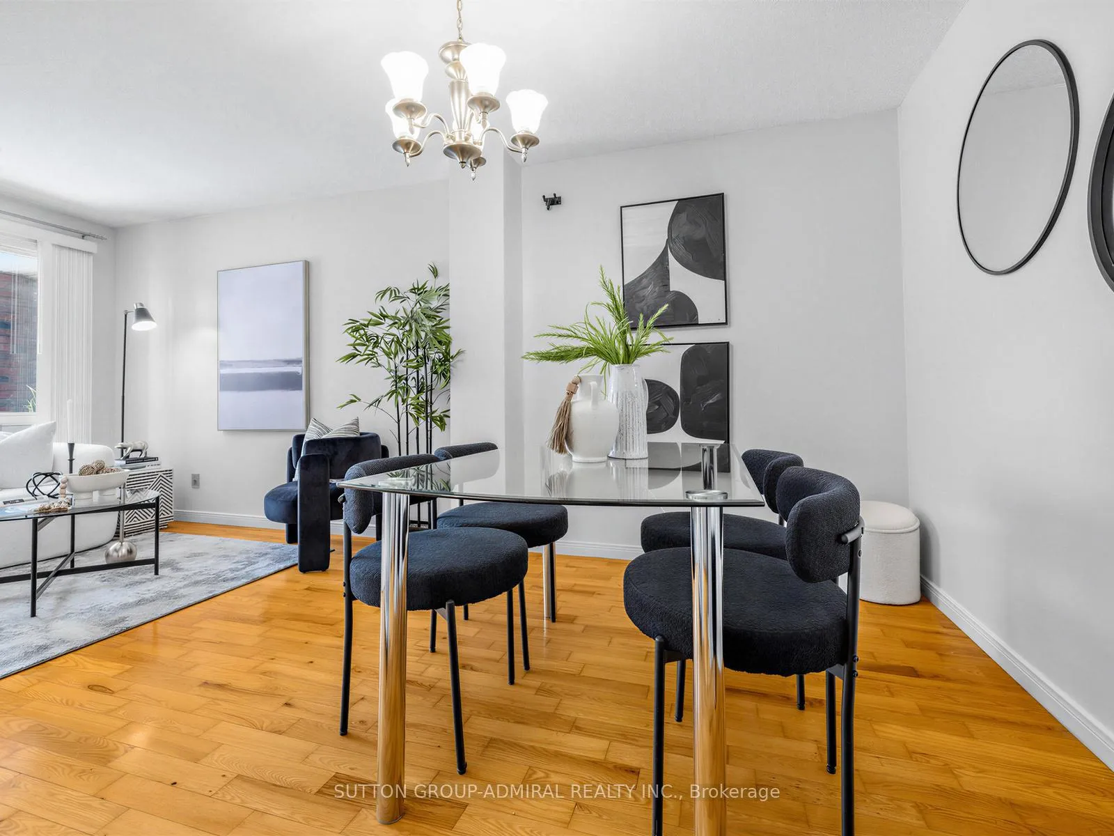 Photo 12 of 56 Oakmount Crescent, Vaughan, Glen Shields — HOMEH