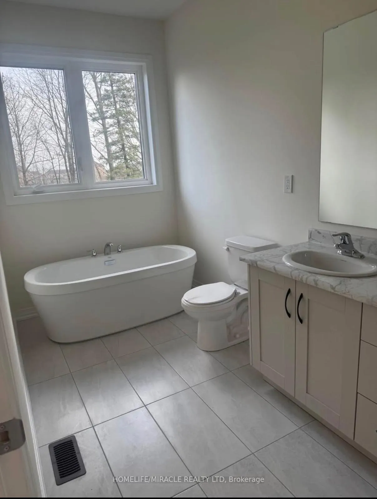 Photo 6 of 35 Rumi Court, Vaughan, Patterson — HOMEH