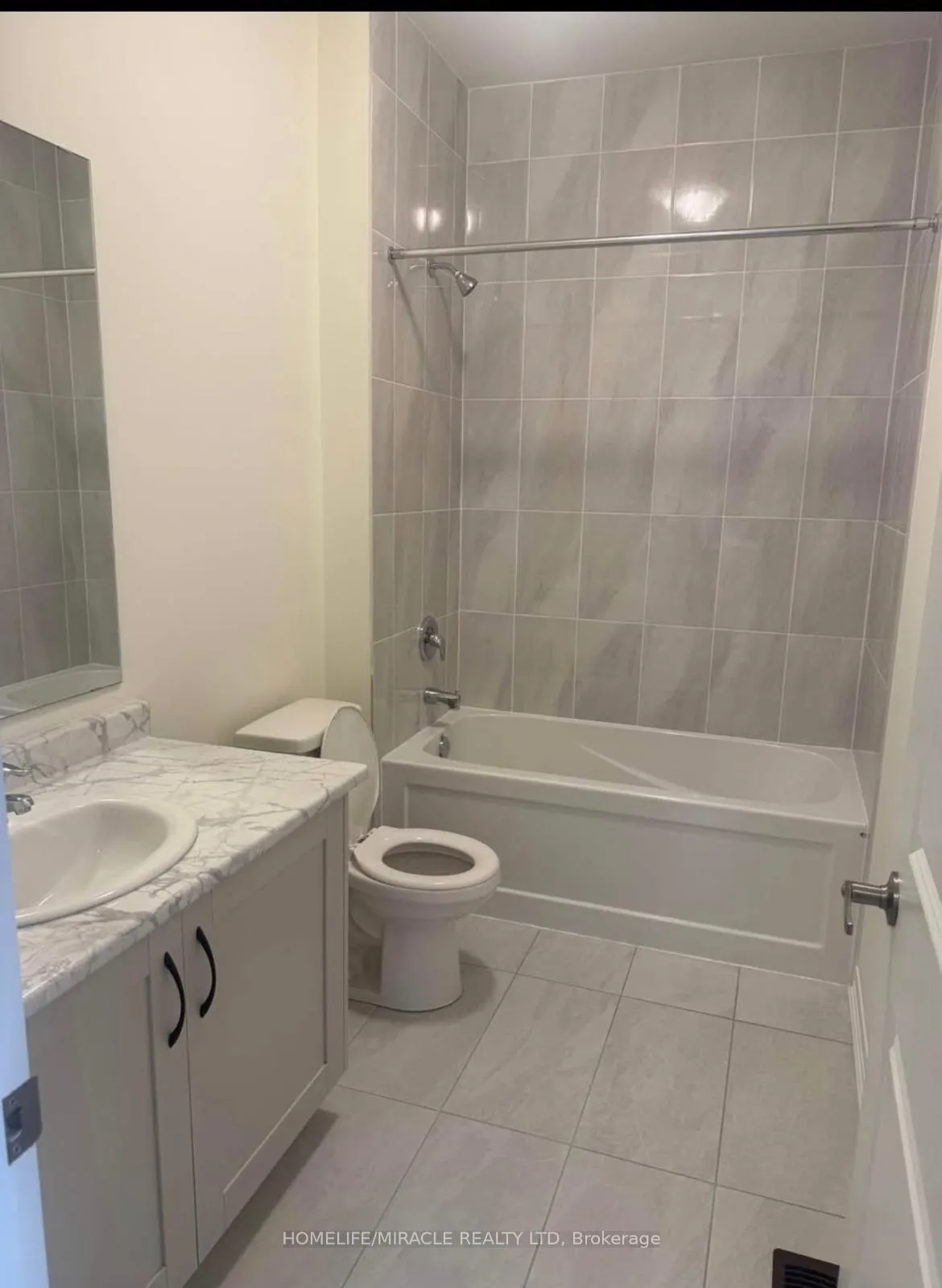 Photo 7 of 35 Rumi Court, Vaughan, Patterson — HOMEH