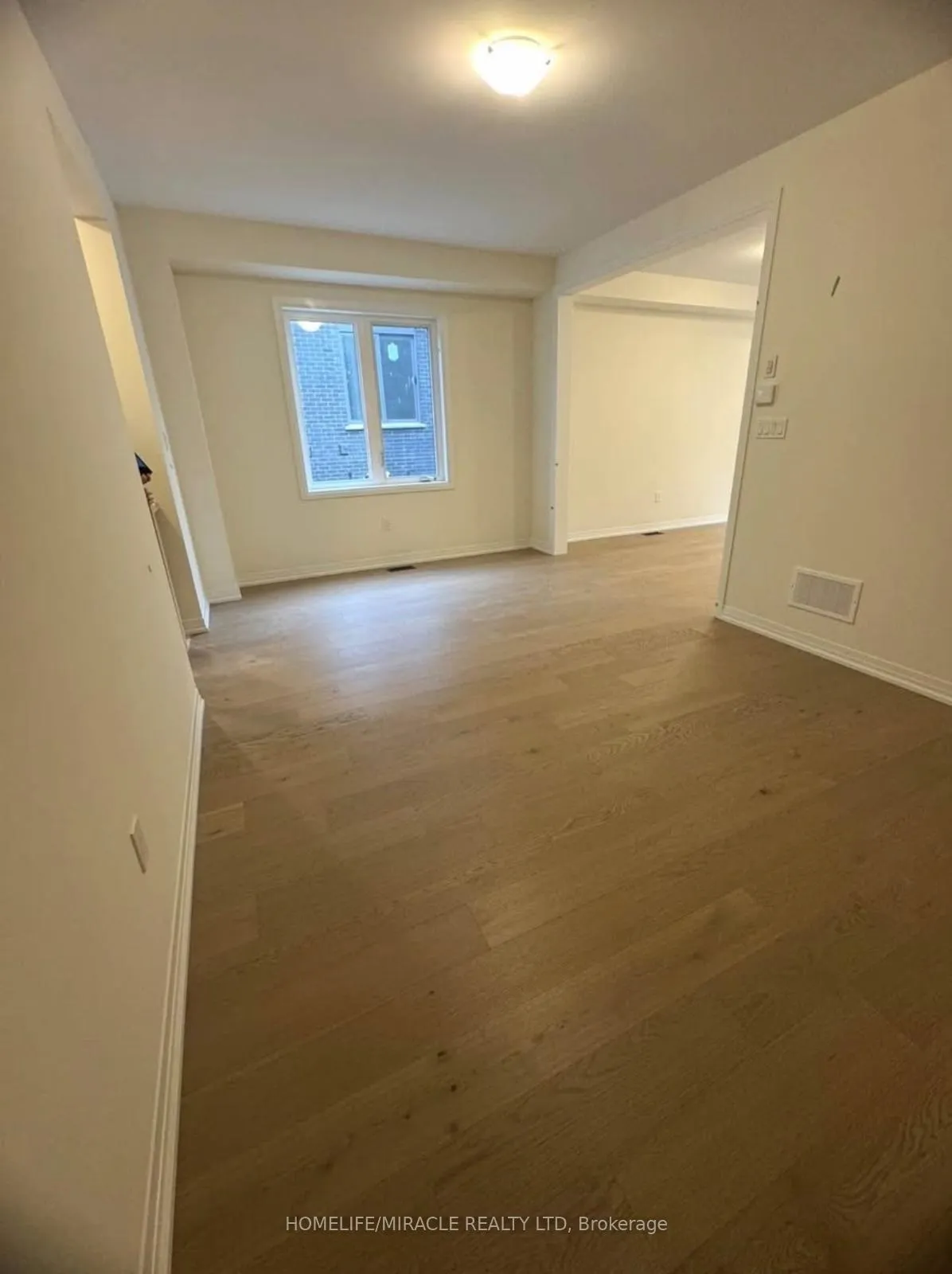 Photo 10 of 35 Rumi Court, Vaughan, Patterson — HOMEH