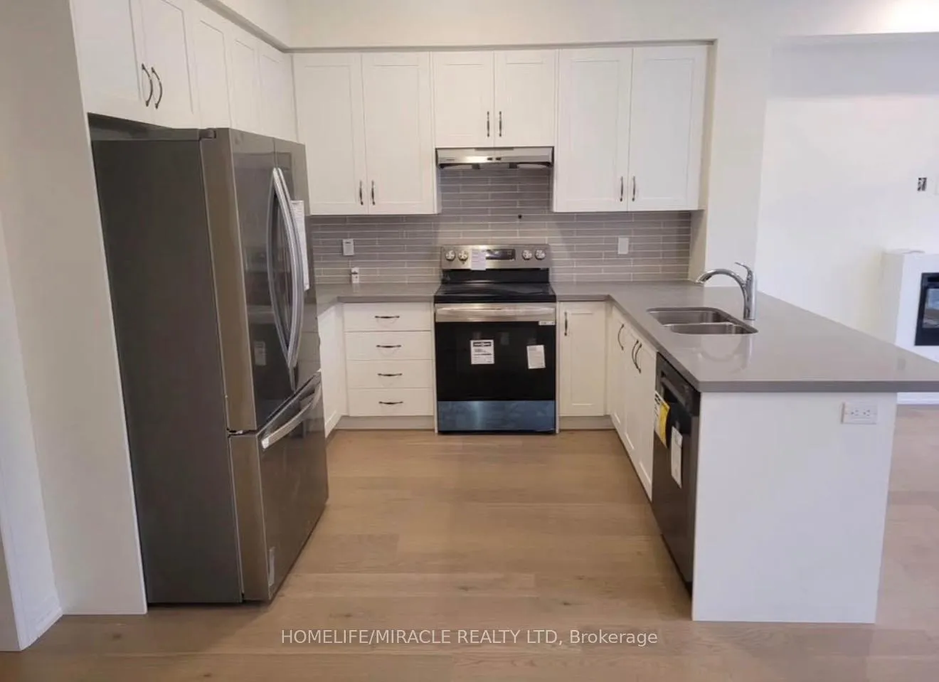 Photo 11 of 35 Rumi Court, Vaughan, Patterson — HOMEH