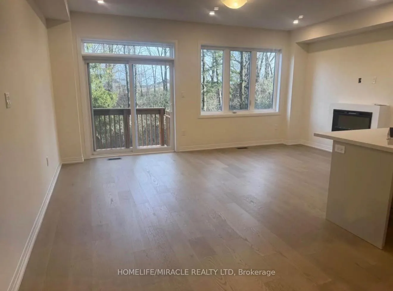 Photo 12 of 35 Rumi Court, Vaughan, Patterson — HOMEH