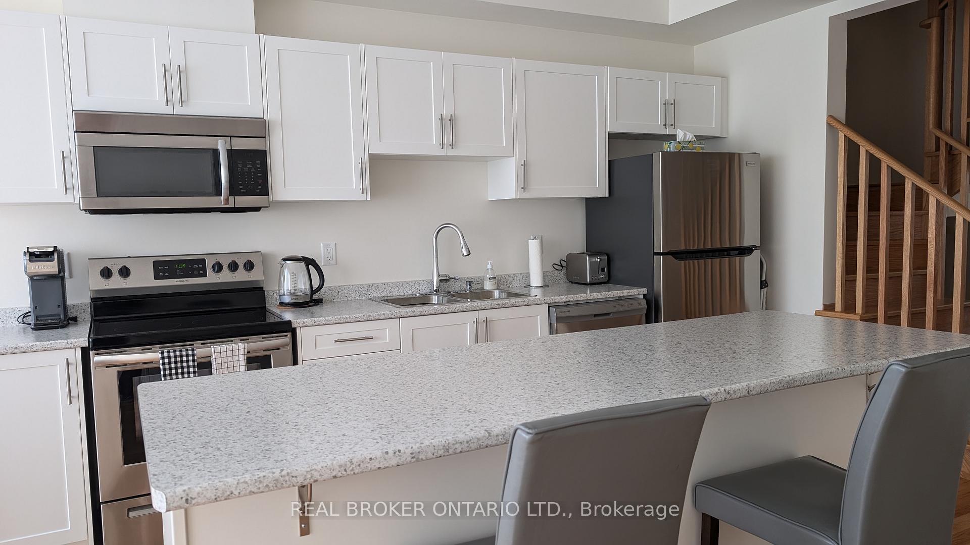 Photo 6 of 1463 Green Road, Clarington, Bowmanville — HOMEH