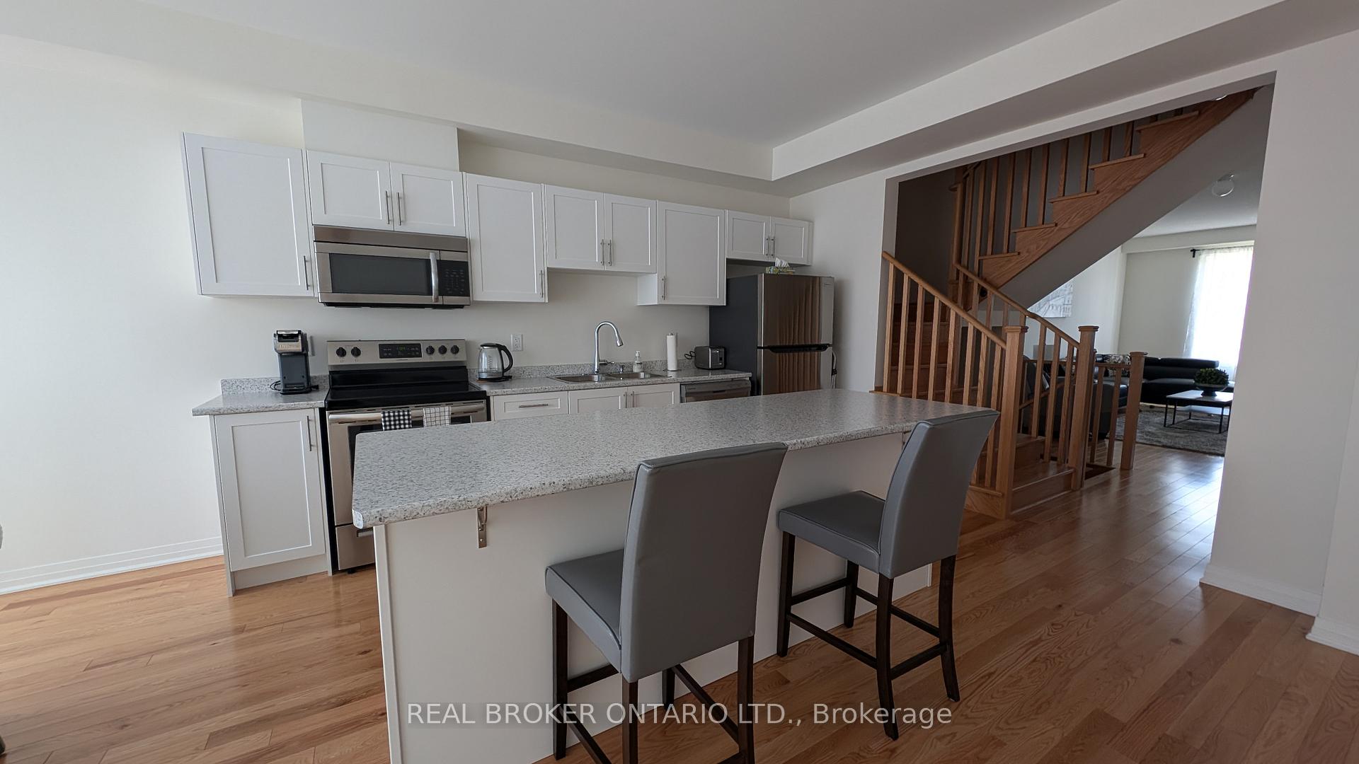 Photo 7 of 1463 Green Road, Clarington, Bowmanville — HOMEH
