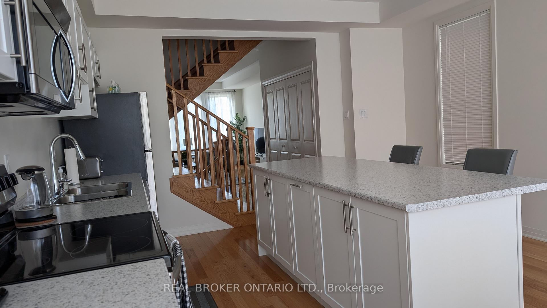 Photo 9 of 1463 Green Road, Clarington, Bowmanville — HOMEH