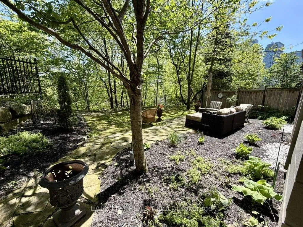 Photo 5 of Unit B8, 245 Dalesford Road, Etobicoke, Stonegate-Queensway — HOMEH