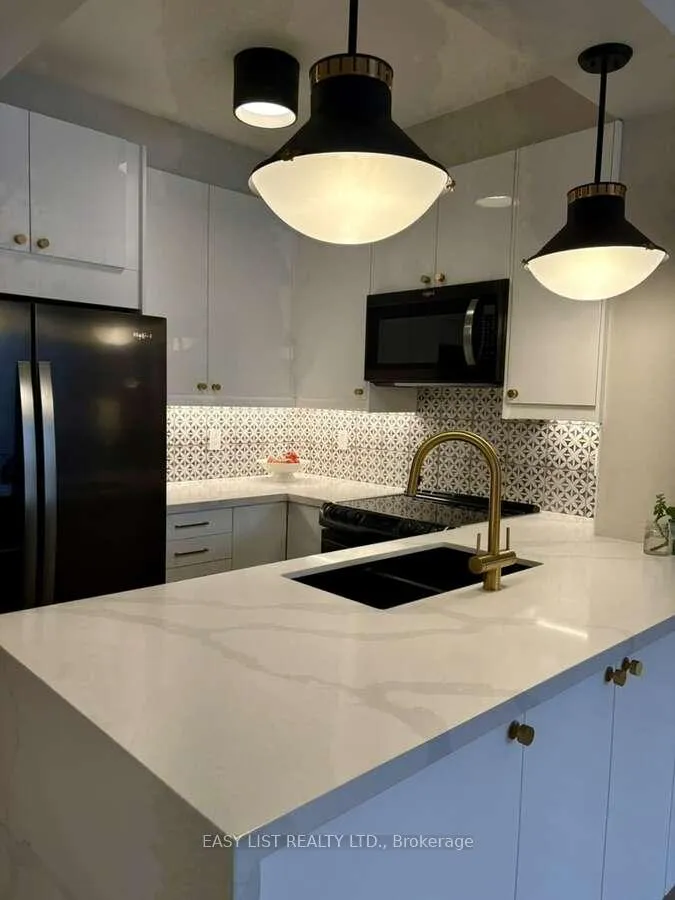 Photo 6 of Unit B8, 245 Dalesford Road, Etobicoke, Stonegate-Queensway — HOMEH