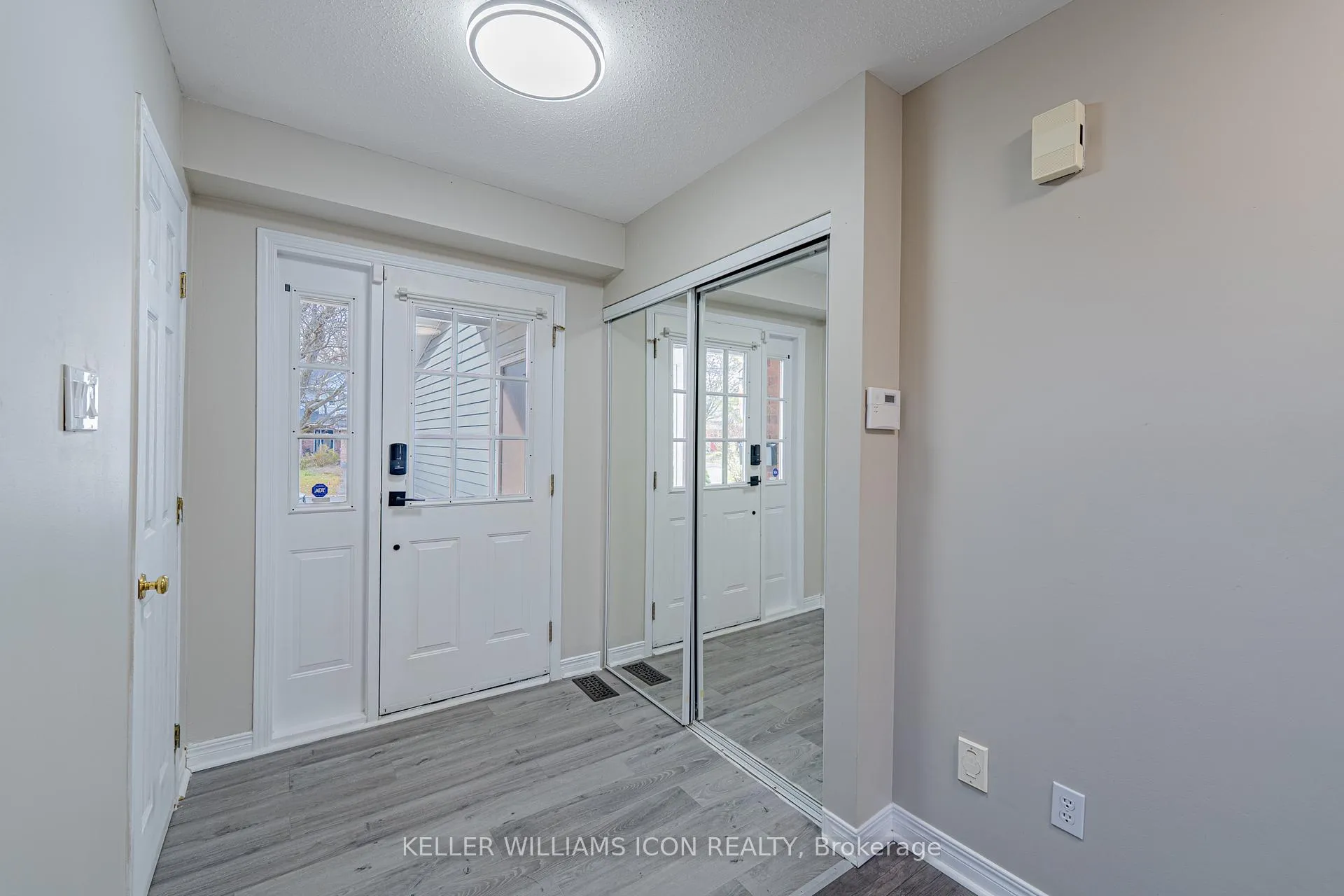 Photo 3 of 48 Blackdome Crescent, Ottawa, Kanata - Kanata Lakes/Heritage Hills — HOMEH