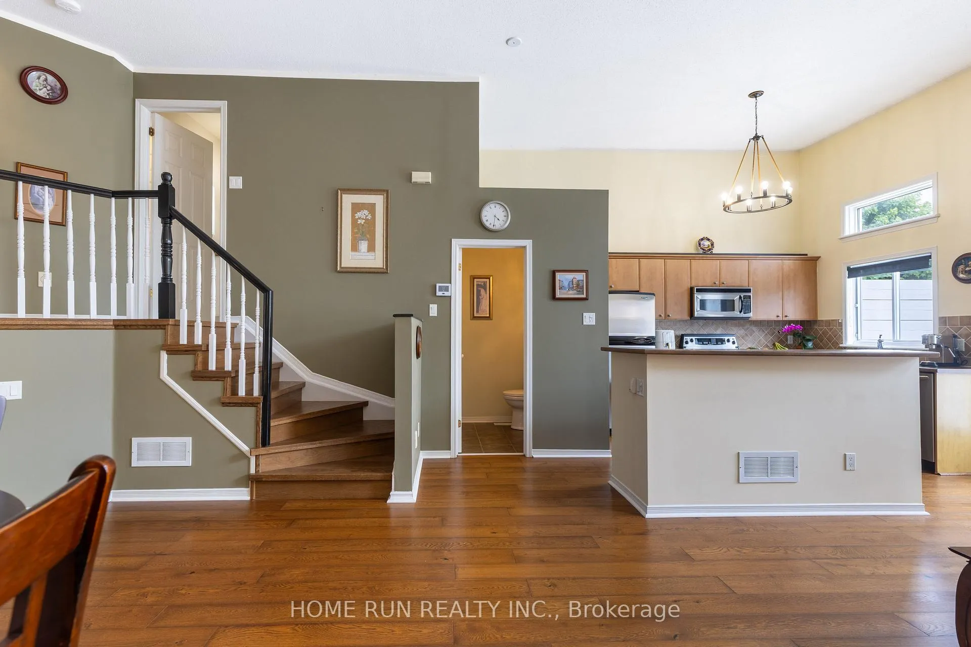 Photo 7 of 9 Macassa Circle, Ottawa, Kanata - Kanata Lakes/Heritage Hills — HOMEH