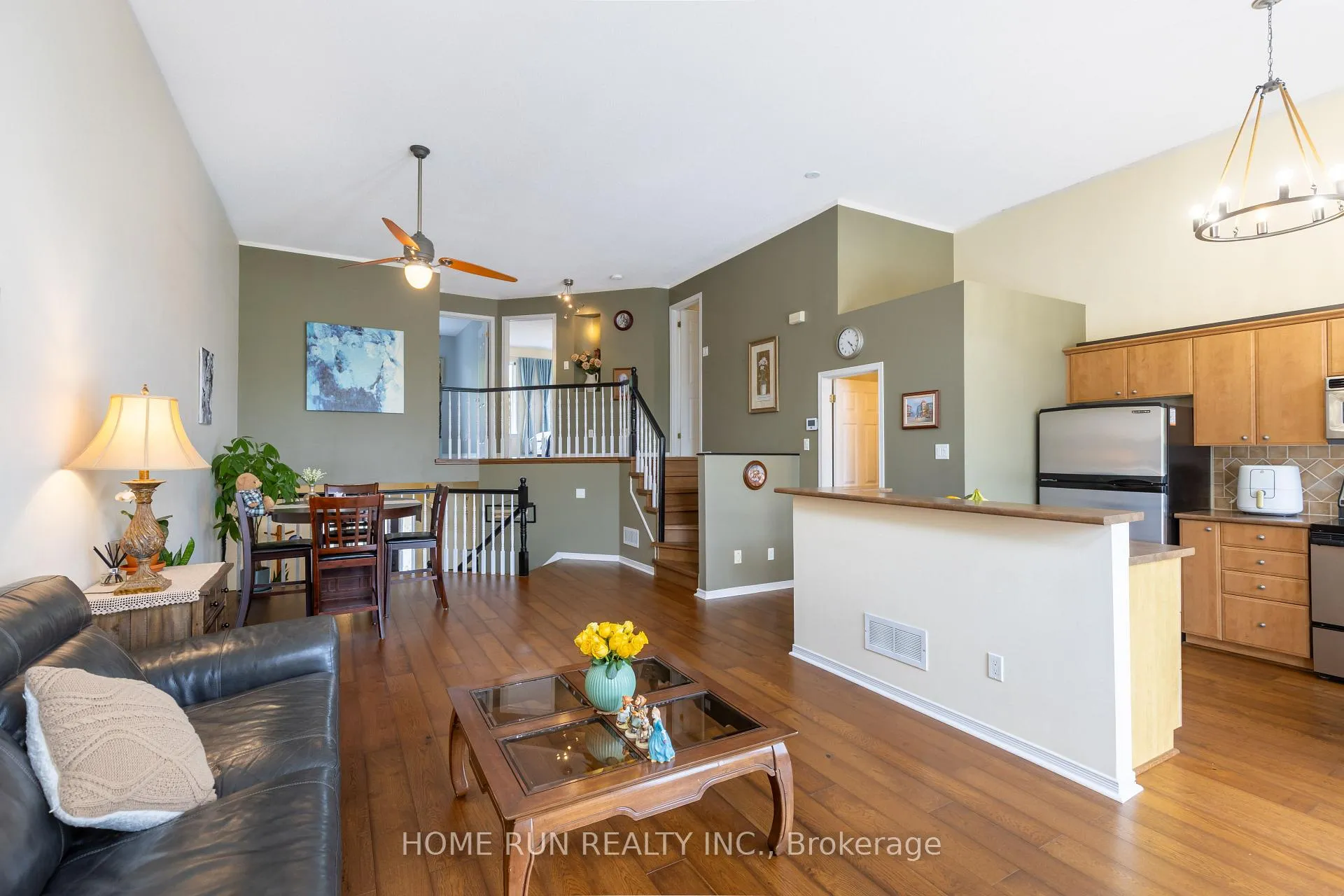Photo 9 of 9 Macassa Circle, Ottawa, Kanata - Kanata Lakes/Heritage Hills — HOMEH
