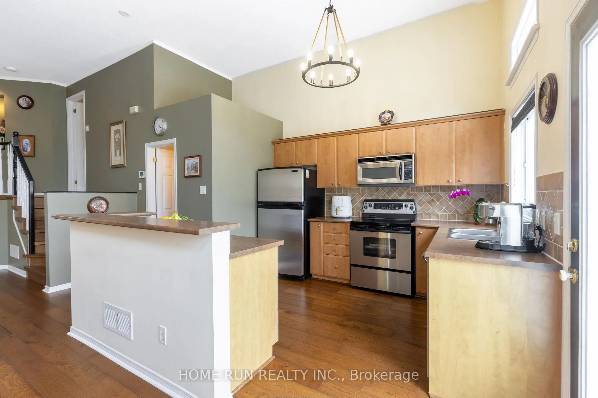 Photo 11 of 9 Macassa Circle, Ottawa, Kanata - Kanata Lakes/Heritage Hills — HOMEH