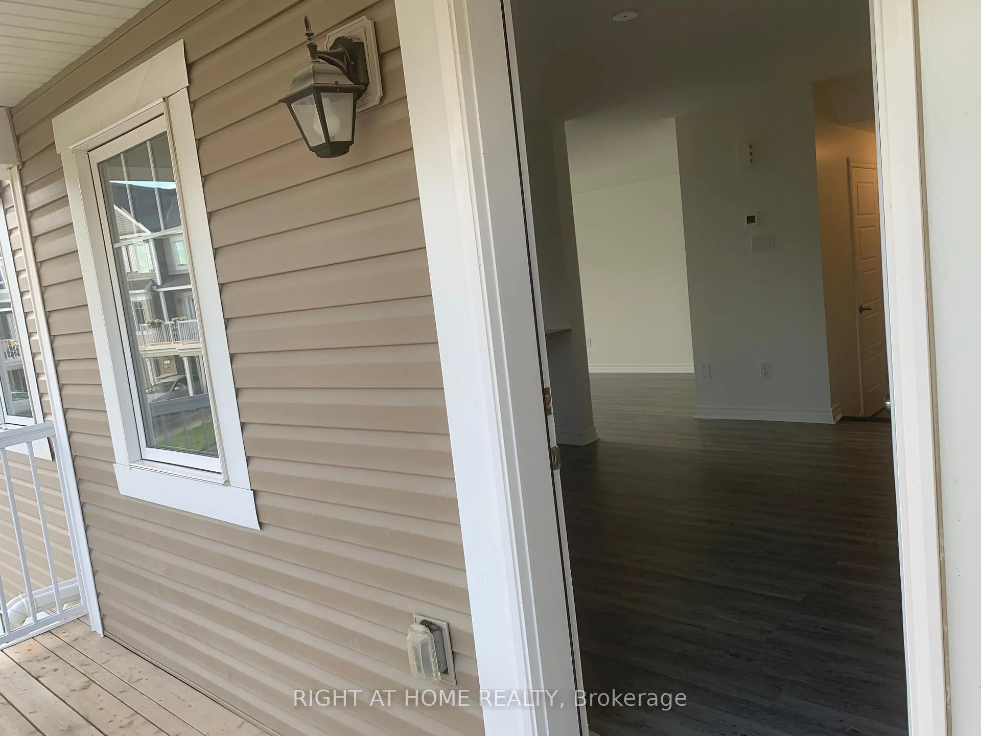 Photo 3 of 46 Squashberry Lane, Ottawa, Kanata - Emerald Meadows/Trailwest — HOMEH
