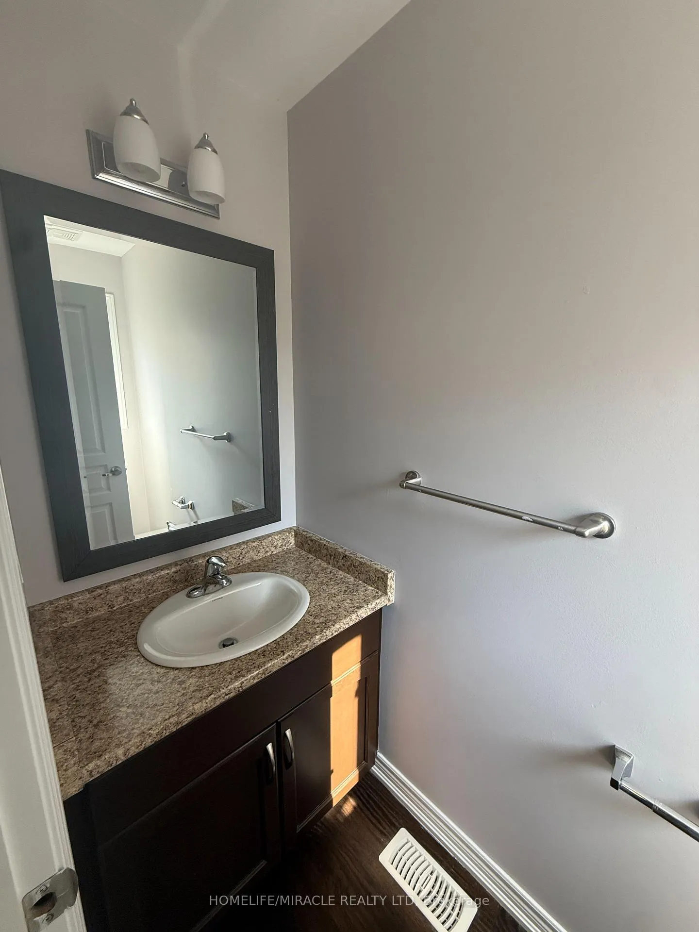 Photo 21 of 53 Oliver Lane, St. Catharines, Secord Woods — HOMEH