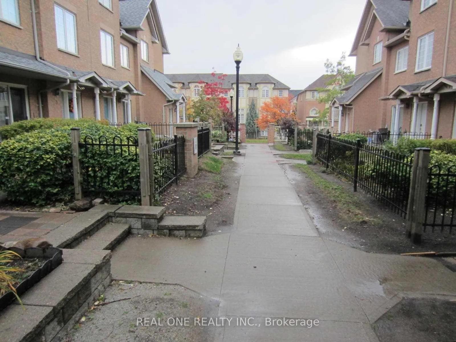 Photo 2 of Unit 5, 6 Cox Boulevard, Markham, Unionville — HOMEH