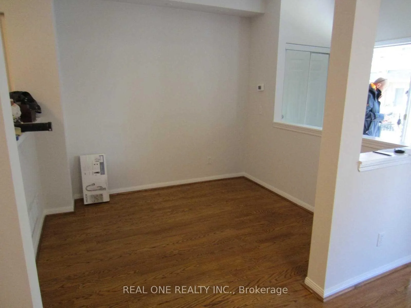 Photo 4 of Unit 5, 6 Cox Boulevard, Markham, Unionville — HOMEH