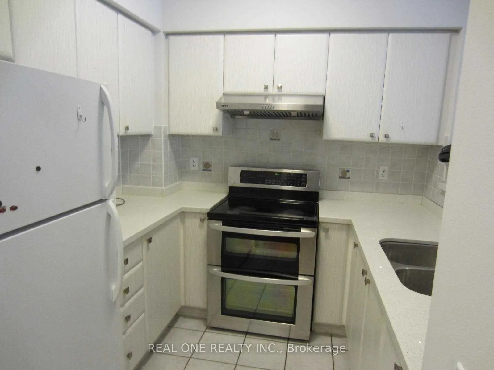 Photo 5 of Unit 5, 6 Cox Boulevard, Markham, Unionville — HOMEH