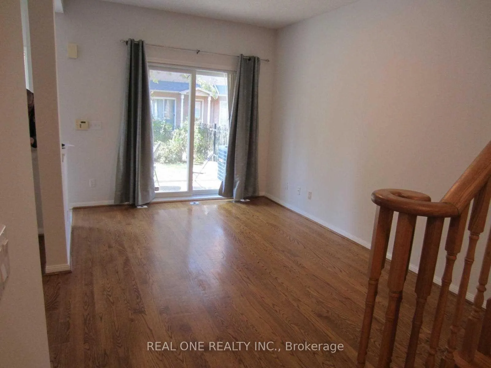 Photo 8 of Unit 5, 6 Cox Boulevard, Markham, Unionville — HOMEH