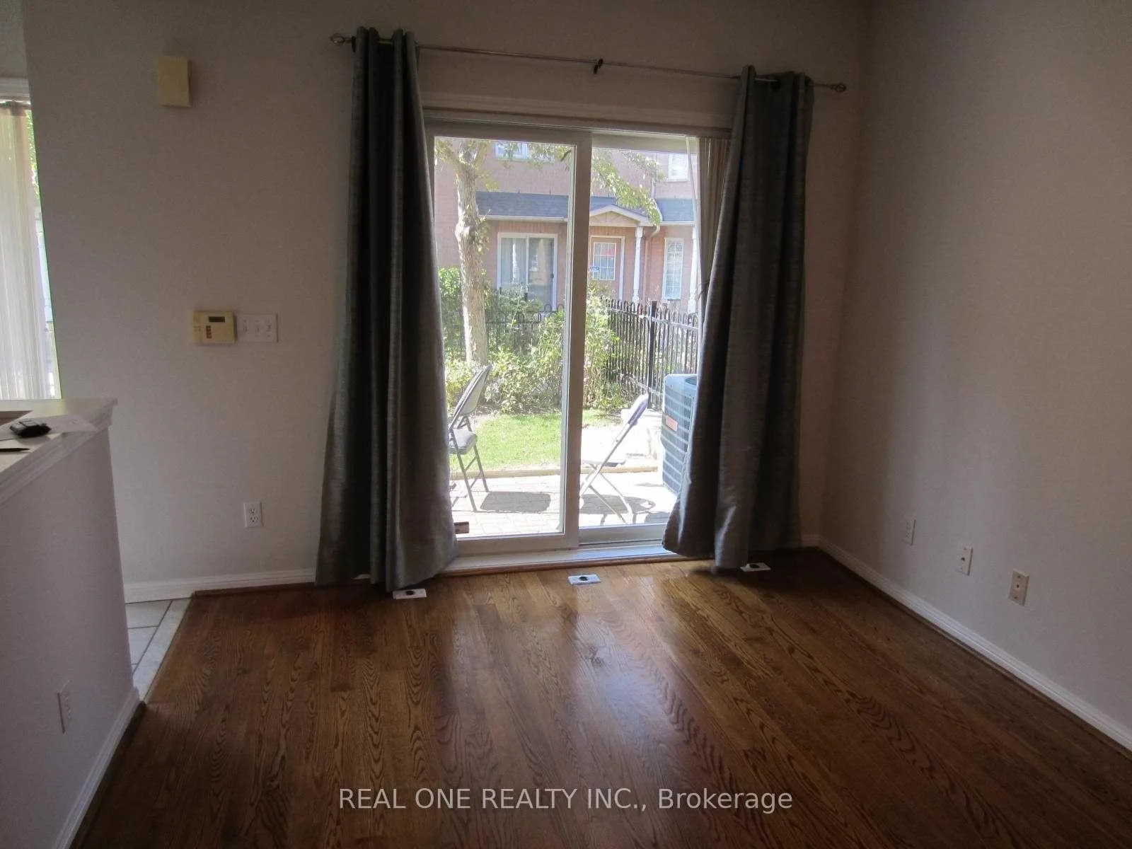 Photo 15 of Unit 5, 6 Cox Boulevard, Markham, Unionville — HOMEH
