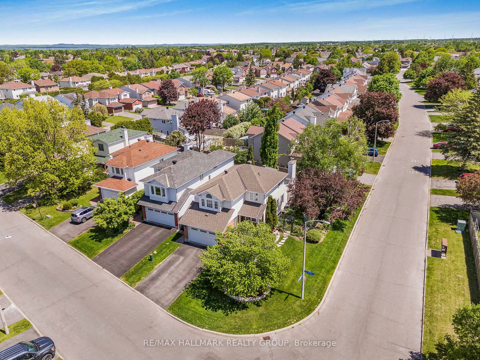Photo 2 of 578 Tourelle Drive, Ottawa, Fallingbrook/Gardenway South — HOMEH