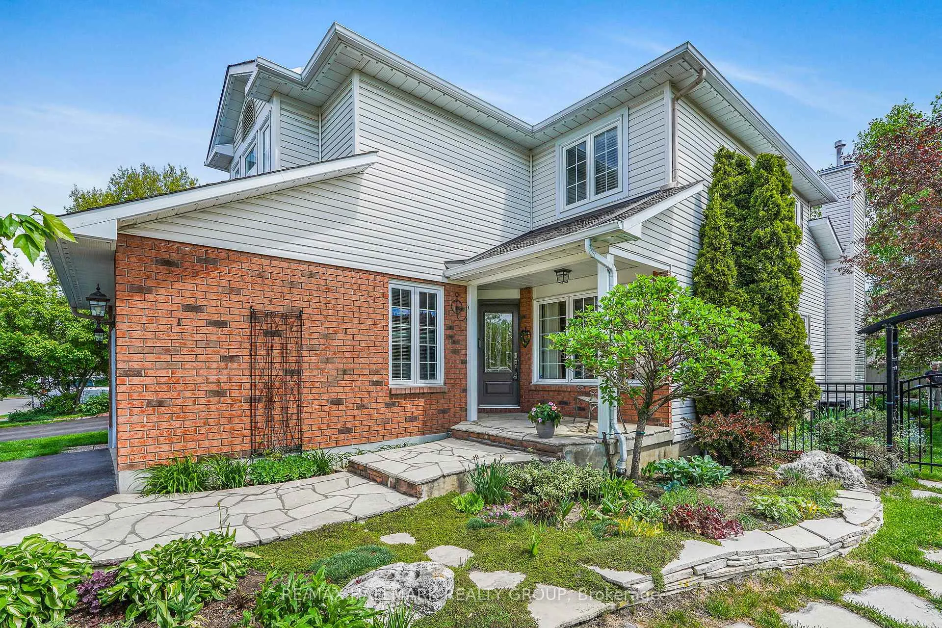 Photo 3 of 578 Tourelle Drive, Ottawa, Fallingbrook/Gardenway South — HOMEH