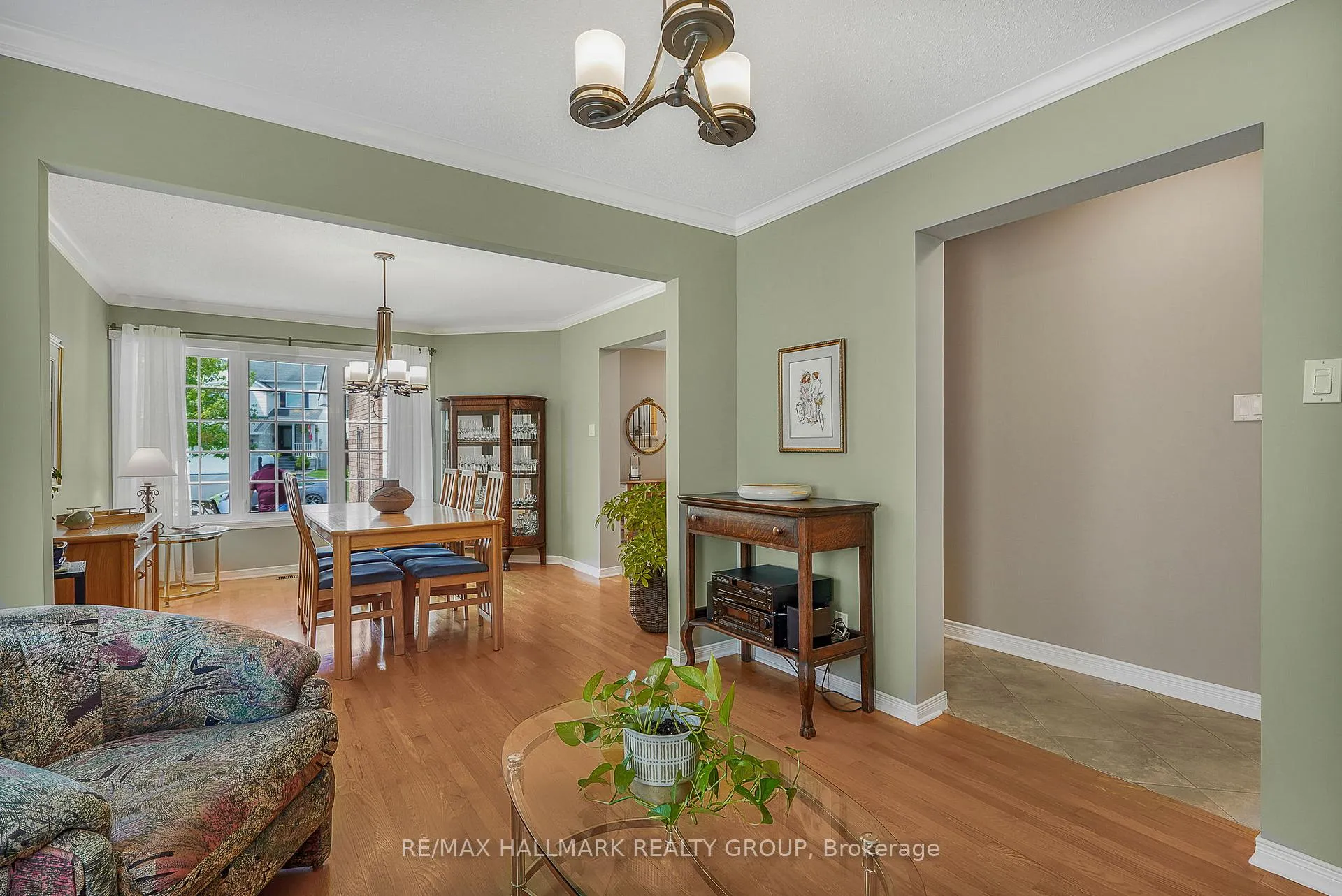 Photo 11 of 578 Tourelle Drive, Ottawa, Fallingbrook/Gardenway South — HOMEH