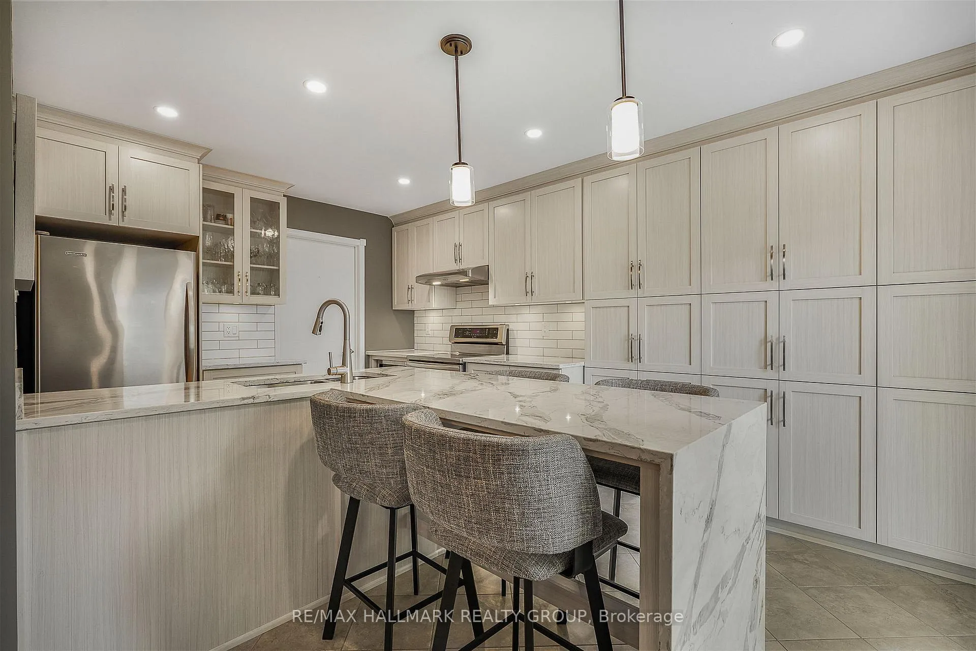 Photo 15 of 578 Tourelle Drive, Ottawa, Fallingbrook/Gardenway South — HOMEH