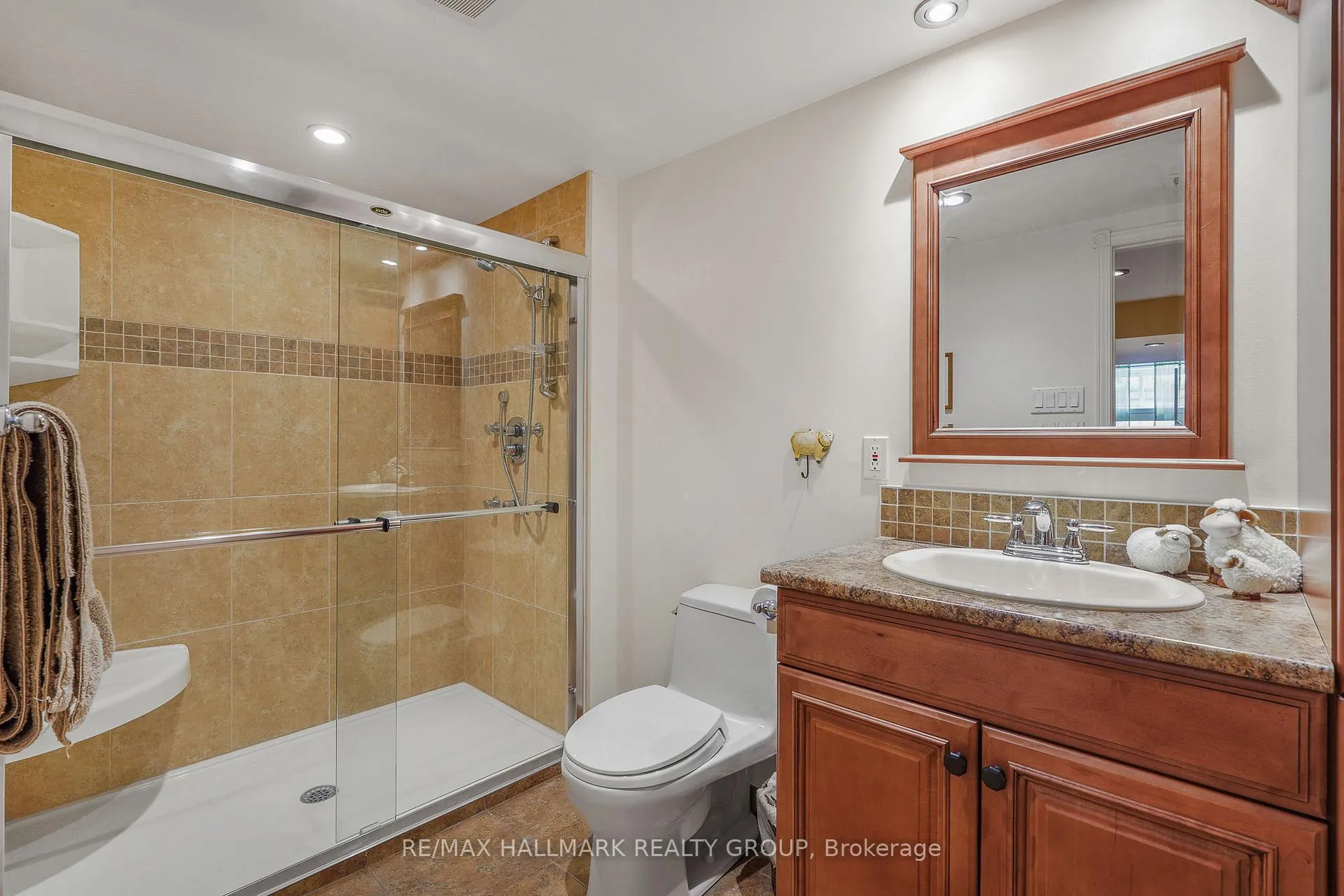 Photo 27 of 578 Tourelle Drive, Ottawa, Fallingbrook/Gardenway South — HOMEH