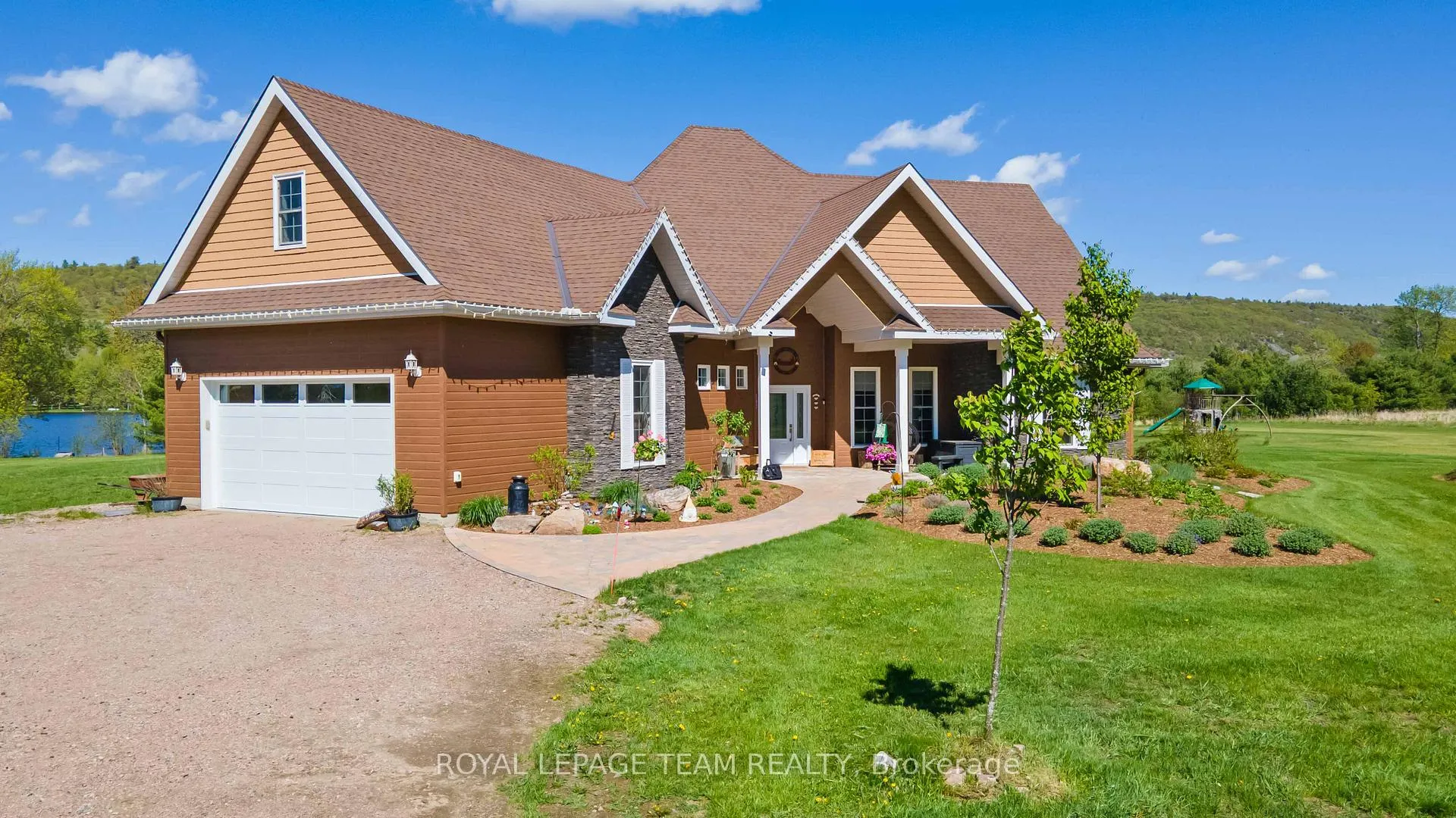 Photo 2 of 43 Green Gate Lane, North Algona Wilberforce, North Algona/Wilberforce Twp — HOMEH