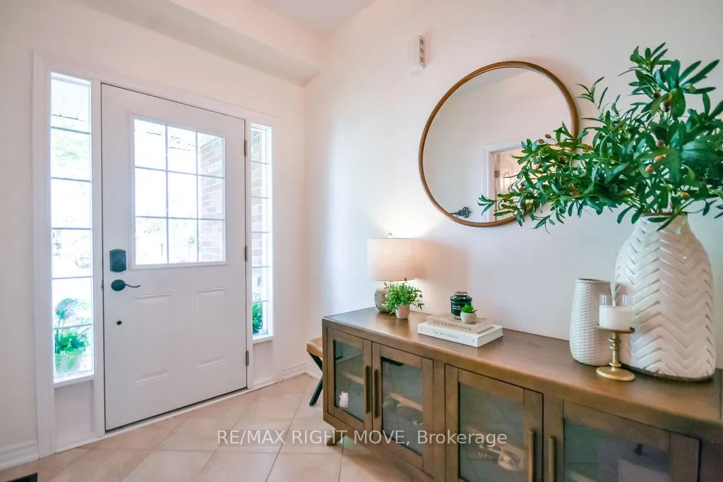 Photo 4 of 122 Atlantis Drive, Orillia — HOMEH