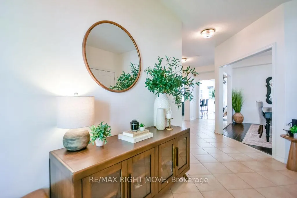 Photo 5 of 122 Atlantis Drive, Orillia — HOMEH
