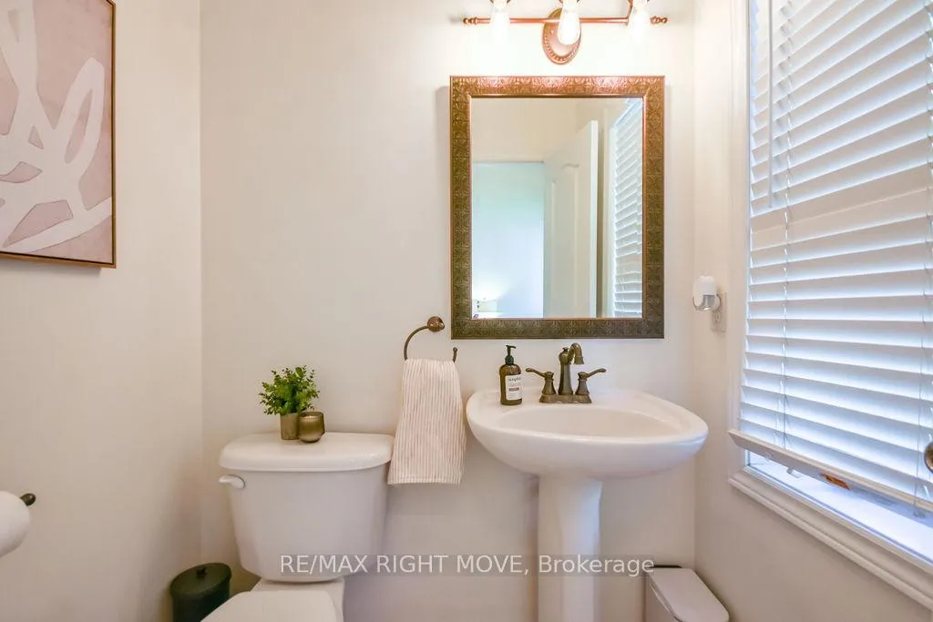 Photo 10 of 122 Atlantis Drive, Orillia — HOMEH