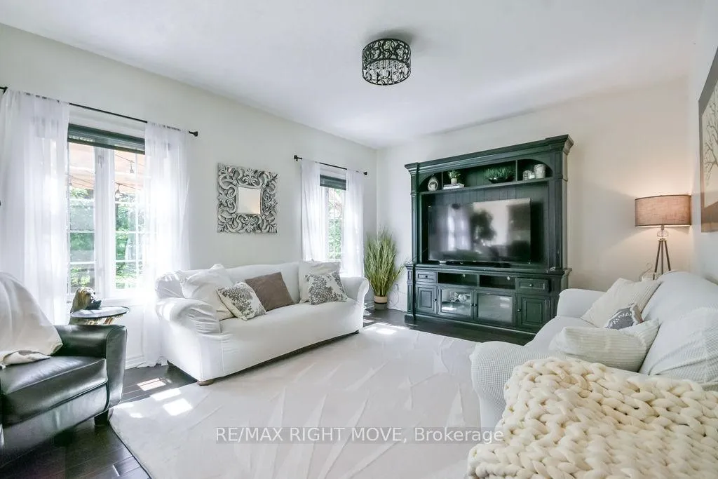 Photo 11 of 122 Atlantis Drive, Orillia — HOMEH
