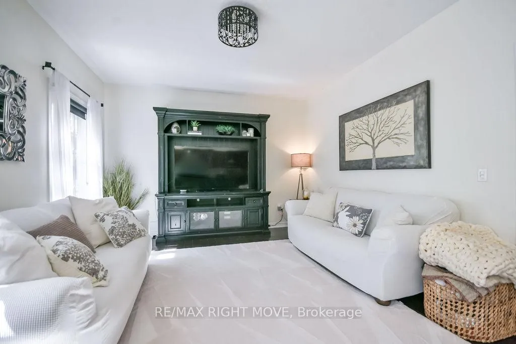 Photo 12 of 122 Atlantis Drive, Orillia — HOMEH