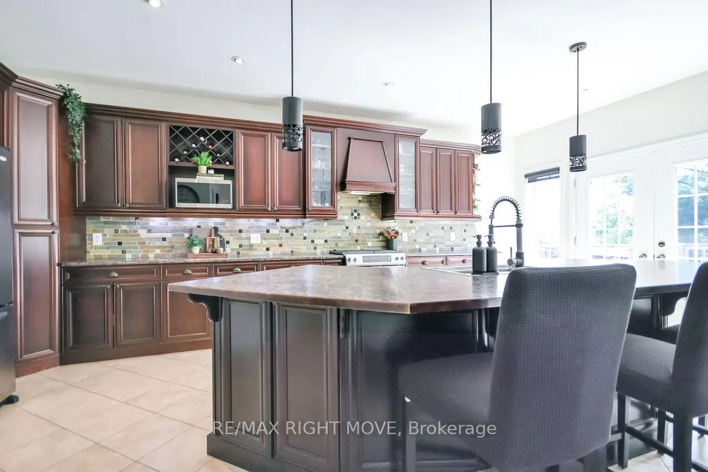 Photo 13 of 122 Atlantis Drive, Orillia — HOMEH