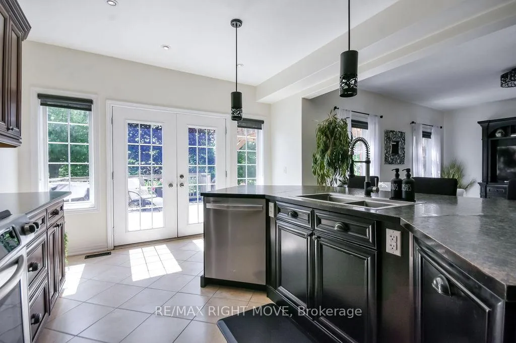 Photo 15 of 122 Atlantis Drive, Orillia — HOMEH